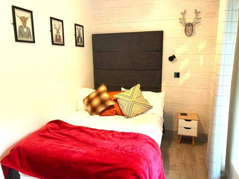 Zipworld Waterfalls Eryri Dogs Welcome 3 Bed Sleeps 5 Blaenau Ffestiniog Exterior photo